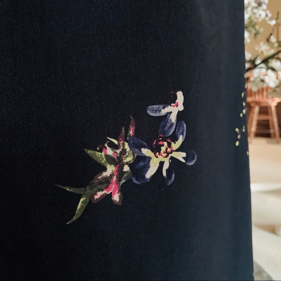 Navy Blue Dress With Floral Design NWOT - Picture 8 of 10